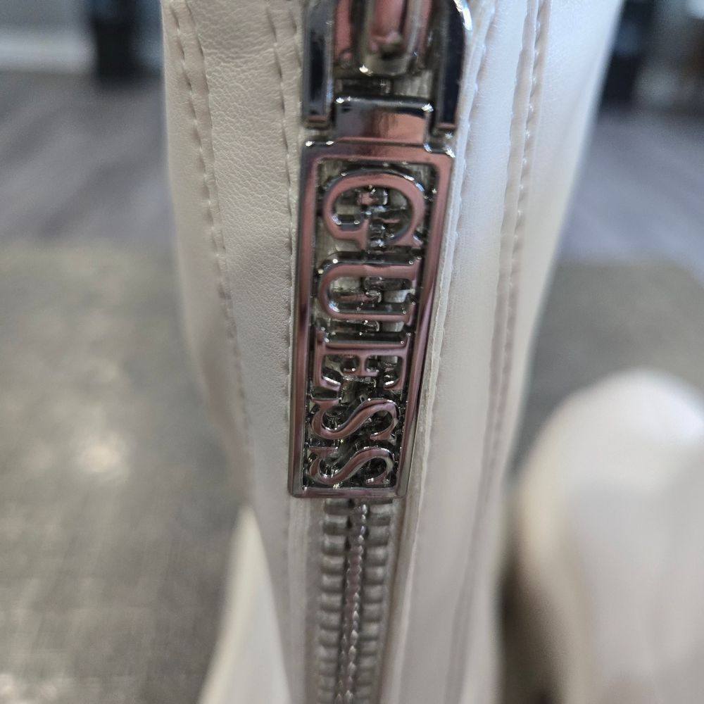 🐢 Guess GW Saleen Combat Platform Boots in Cream Womens Size 10 Like New! - Picture 12 of 15